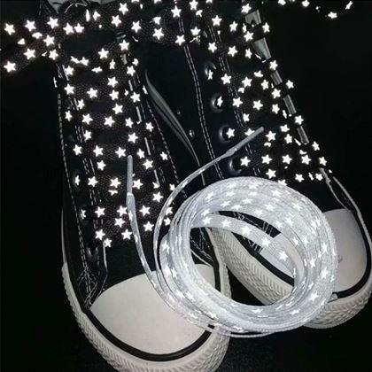 Imaginea din Ţeşi cu stele reflectorizante  -  negre