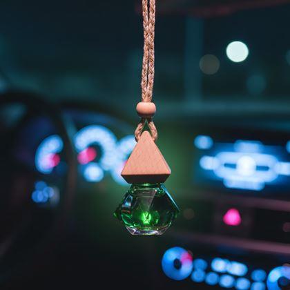 Imaginea din Sticluță de aromă pentru mașină - verde