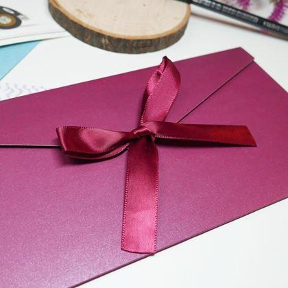 Imaginea din Plic de cadou cu fundiță -  vișiniu