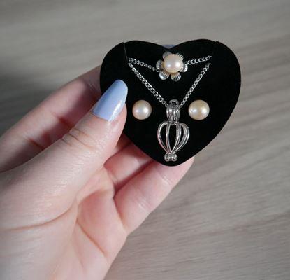 Imaginea Perla dorinței în scoică cu colier, cercei și inel