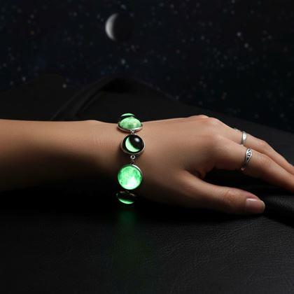 Imaginea din Brățară lunară