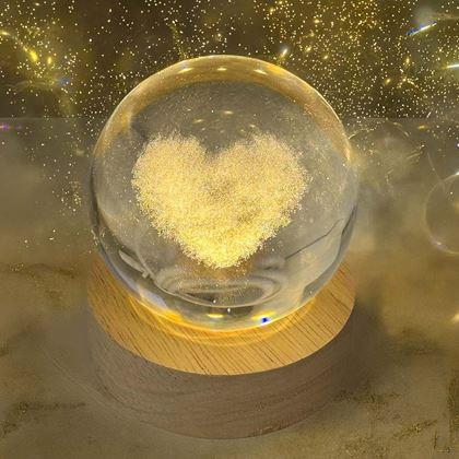 Imaginea din Minge de sticlă cu lumină LED - inimă