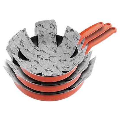 Imaginea din Tocător între tigăi și vase 35,5 cm