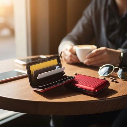 Imaginea Portofel practic/cutie metalică pentru carduri