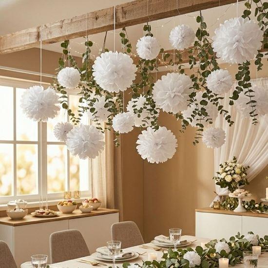 Imaginea din Decor din hârtie albă Pompom 20 cm, set 5 bucăți