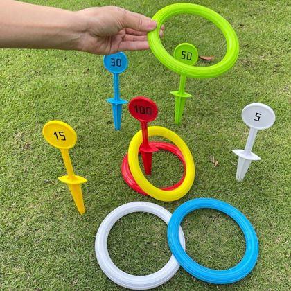 Imaginea din Joc de aruncat inele cu țăruși de fixat în pământ