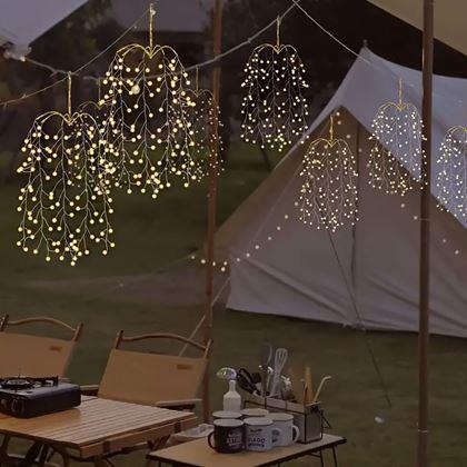 Imaginea din Lămpițe LED suspendate cu ramuri de salcie și alimentare prin USB