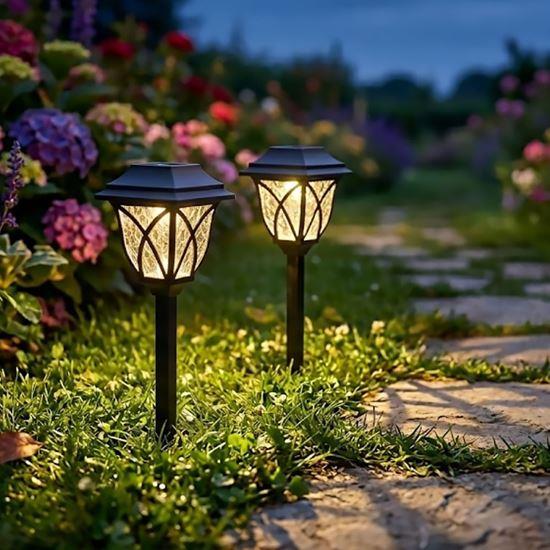 Imaginea din Set 2 lămpi solare LED spre grădină