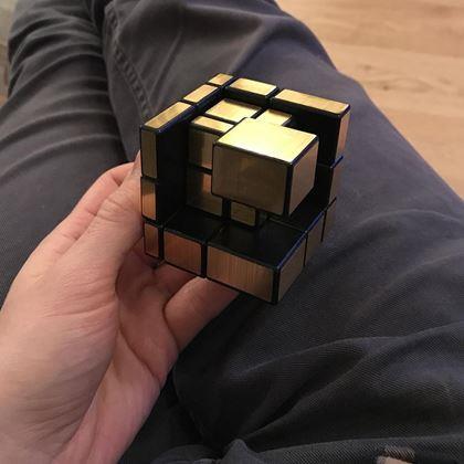 Imaginea din Cubul lui Rubik - Mirror cube