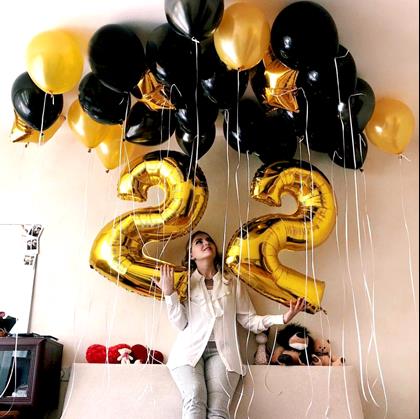Imaginea din Balon maxi, cifră aurie 100 cm - 5