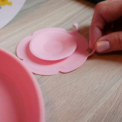 Imaginea din Priză cu ventuză antialunecare pentru veselă de copii  -  roz