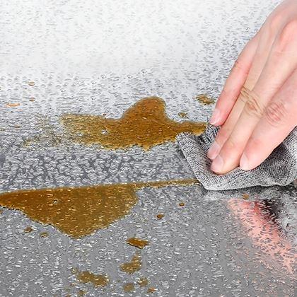 Imaginea din Folie autoadezivă din aluminiu 300 x 40 cm împotriva grăsimii, apei și zgârieturilor