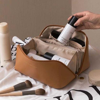 Imaginea din Geantă cosmetică cu compartimente  -  maro