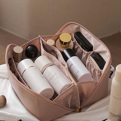 Imaginea din Geantă cosmetică cu compartimente  -  roză