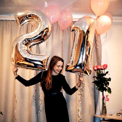 Imaginea din Balon maxi 100 cm cifră argintie -  numărul 2