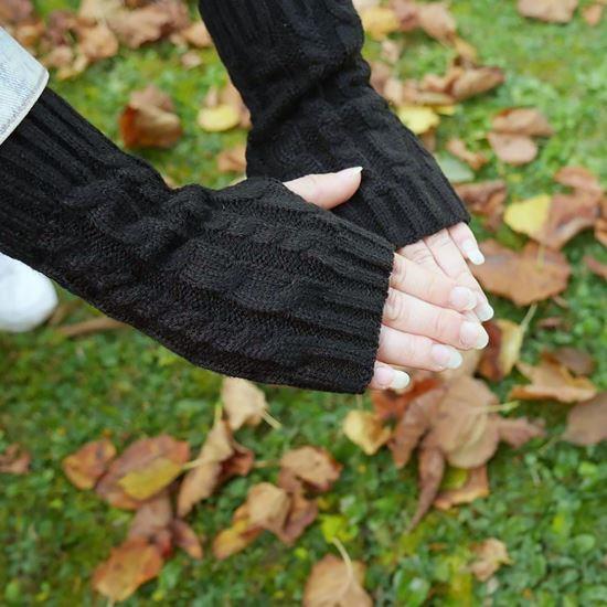 Imaginea din Manșete tricotate la mână  -  negre