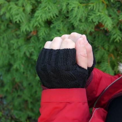Imaginea din Manșete tricotate la mână  -  negre