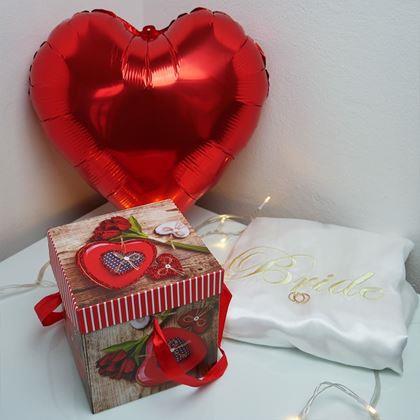 Imaginea din Cutie de cadou 15 cm  - inimă cu trandafir
