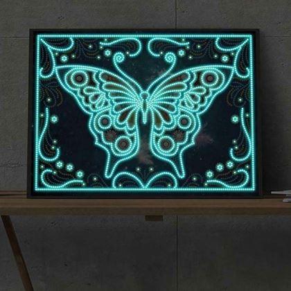 Imaginea din Pictură cu diamante fosforescentă  -  fluture