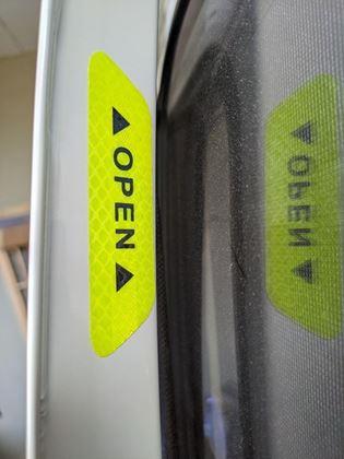 Imaginea din Autocolante reflectorizante pentru autoturisme 4 buc  -  galben