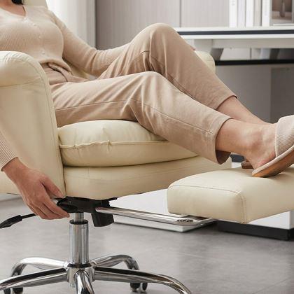 Imaginea din Scaun de birou reglabil cu suport extensibil pentru picioare, piele ecologică crem