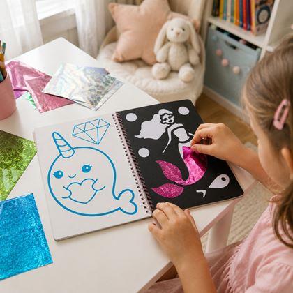 Imaginea din Caiet creativ cu desene de colorat sclipitoare - prințesă