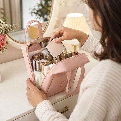 Imaginea din Organizator de călătorie pentru cosmetice cu compartimente