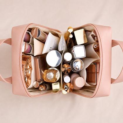 Imaginea din Organizator de călătorie pentru cosmetice cu compartimente