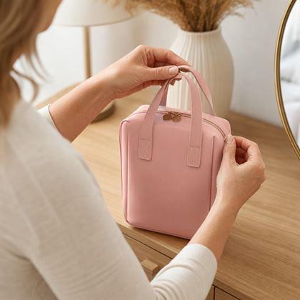 Imaginea din Organizator de călătorie pentru cosmetice cu compartimente